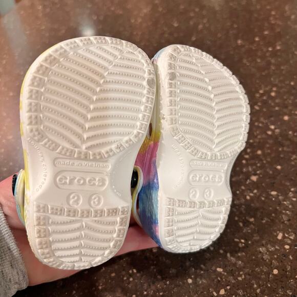 Crocs Childrens Youth Size c2/3 Classic Rainbow Tye Dye Clogs unisex toddler - Picture 4 of 7